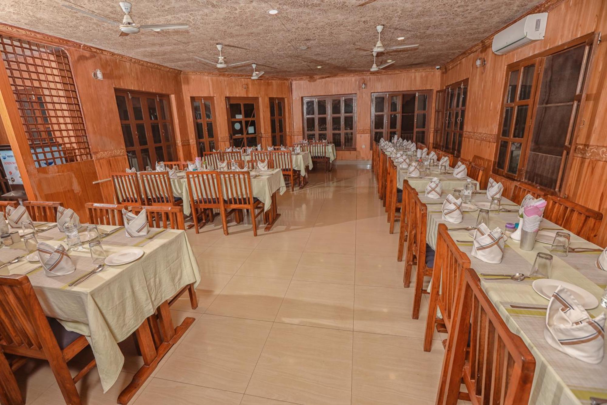 Hotel Wildlife Camp Sauraha Εξωτερικό φωτογραφία